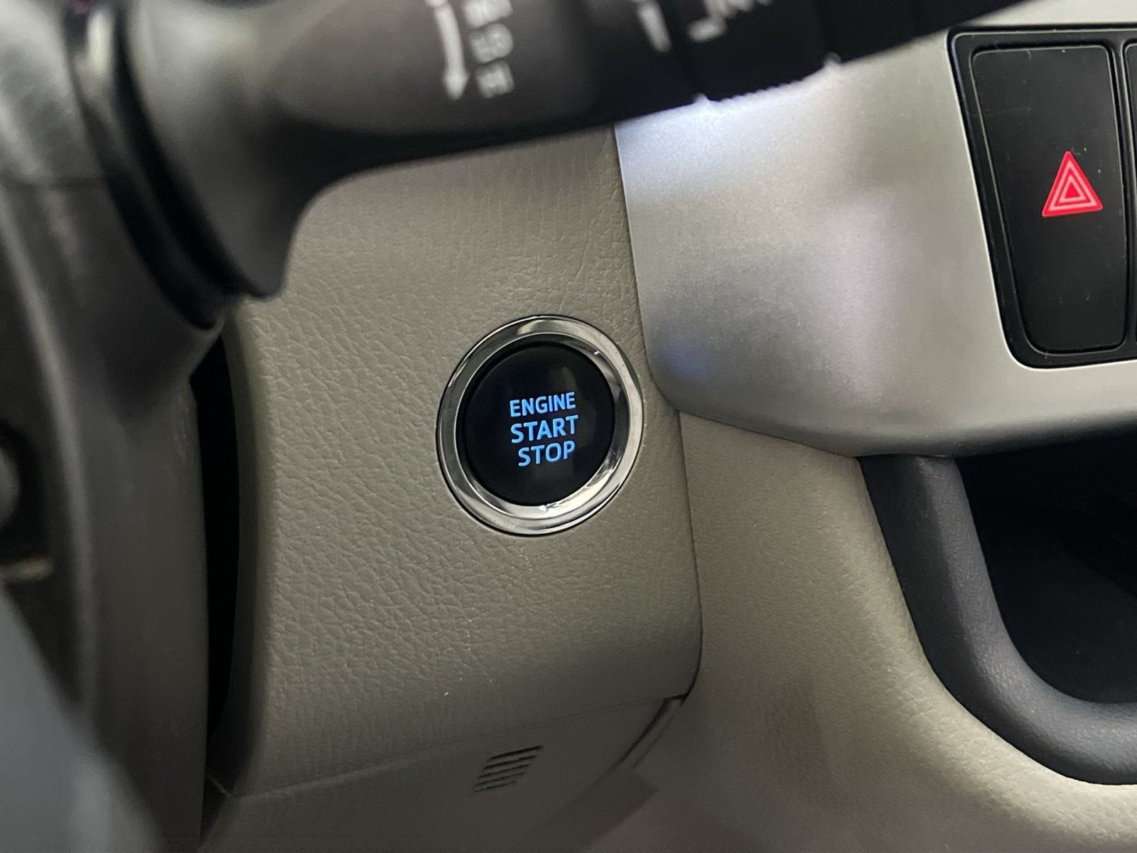 Used 2016 Toyota Highlander XLE AWD/4WD image 39