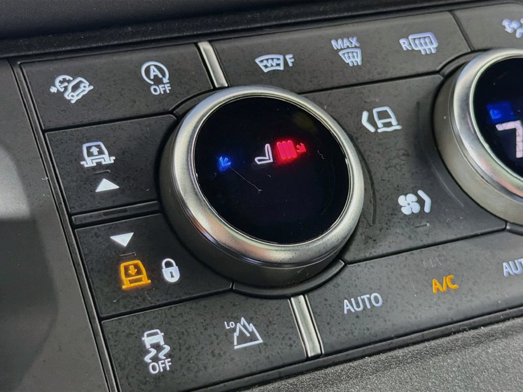 Used 2024 Land Rover Defender 110 S AWD/4WD image 21
