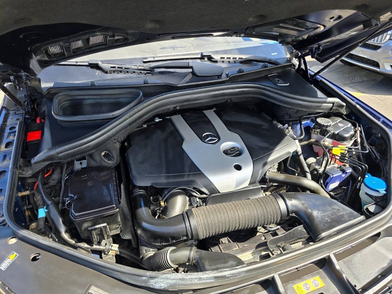 Used 2015 Mercedes-Benz ML 250 BlueTEC 4MATIC image 40