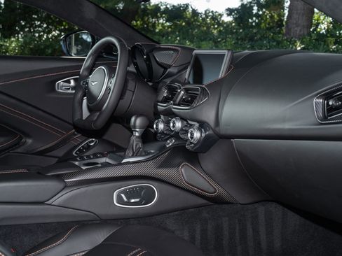 Used 2021 Aston Martin V8 Vantage Coupe RWD image 15