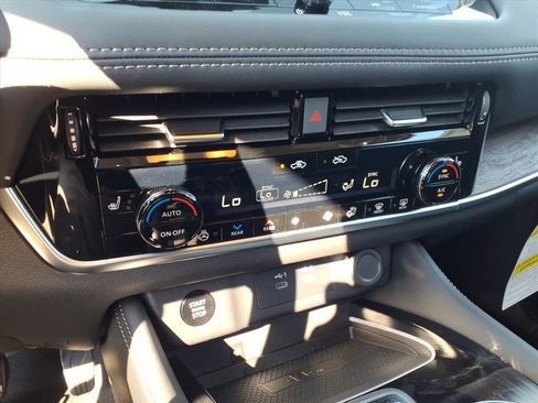 New 2026 Nissan Rogue Platinum w/ Platinum Premium Package image 12