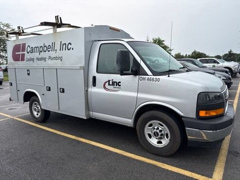 Used 2017 GMC Savana 3500 RWD image 5