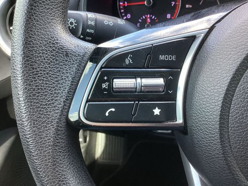 Used 2024 Kia Forte LXS FWD image 18