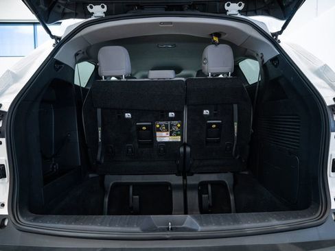 Used 2025 Toyota Sienna LE AWD/4WD image 37