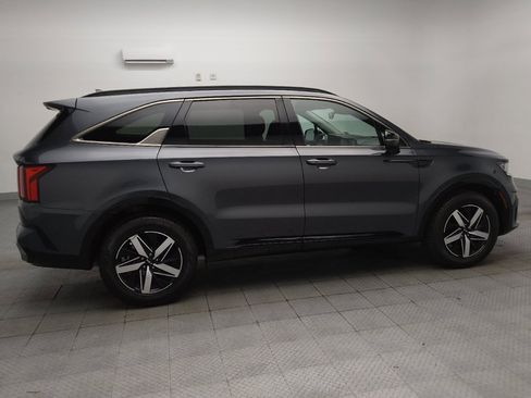 Used 2022 Kia Sorento S FWD image 10