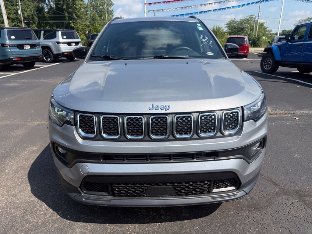 Certified 2024 Jeep Compass Latitude AWD/4WD image 9