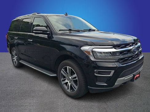 Used 2023 Ford Expedition Limited AWD/4WD image 3