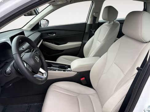 Used 2023 Honda Accord Touring image 9