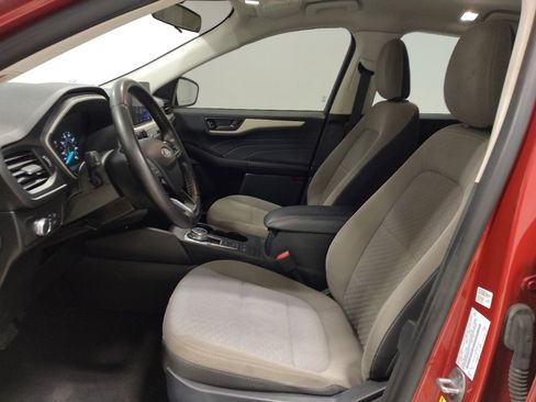 Used 2022 Ford Escape SE w/ Cold Weather Package image 17