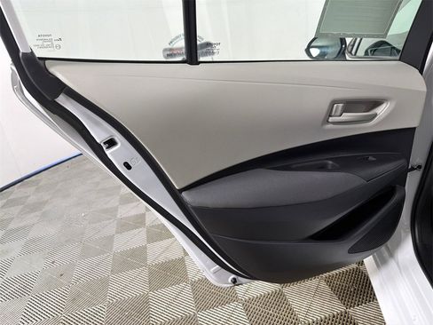 Used 2025 Toyota Corolla LE image 21