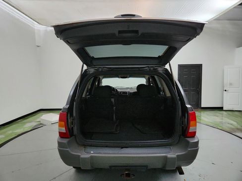 Used 2002 Jeep Grand Cherokee Sport image 28