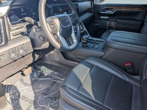 Used 2023 GMC Sierra 1500 Denali w/ Technology Package AWD/4WD image 11