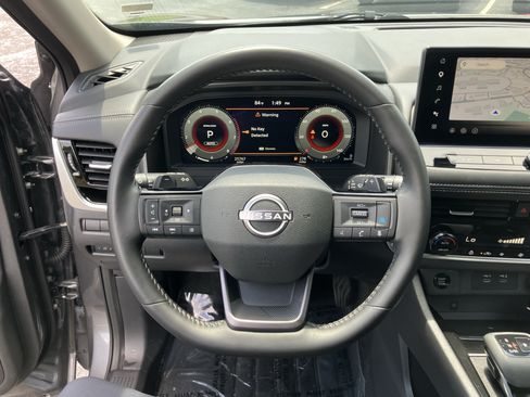 Used 2026 Nissan Rogue SL AWD/4WD image 20