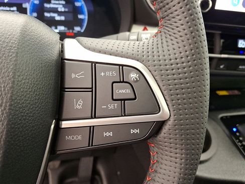 Used 2025 Toyota Sienna XSE w/ XSE Plus Package FWD image 21