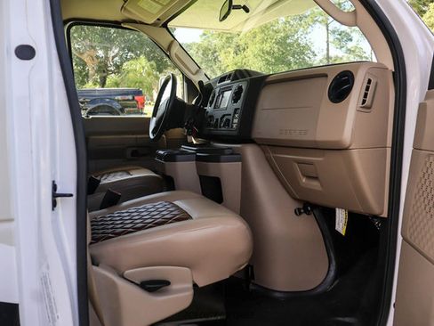 Used 2017 Ford E-450 and Econoline 450 Super Duty w/ Motorhome Prep Package RWD image 26