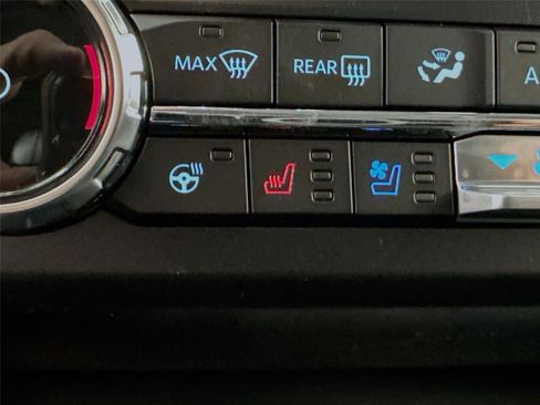 New 2026 Ford F250 Lariat w/ Black Appearance Package image 31