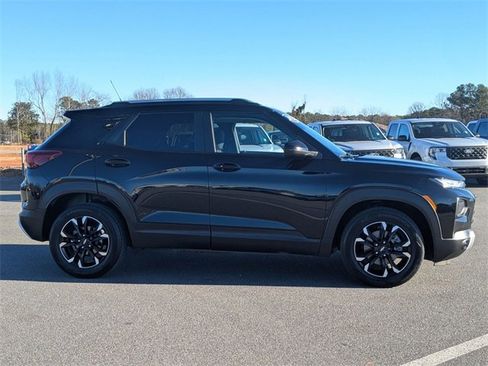 Used 2023 Chevrolet TrailBlazer LT w/ Convenience Package image 2