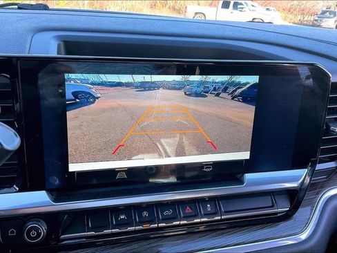 Used 2022 Chevrolet Silverado 1500 LT image 11