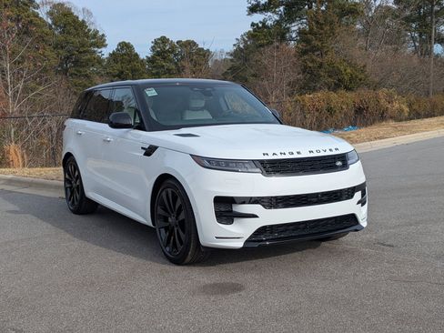 New 2026 Land Rover Range Rover Sport Dynamic SE image 3