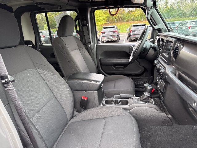 Used 2023 Jeep Gladiator Sport AWD/4WD image 16