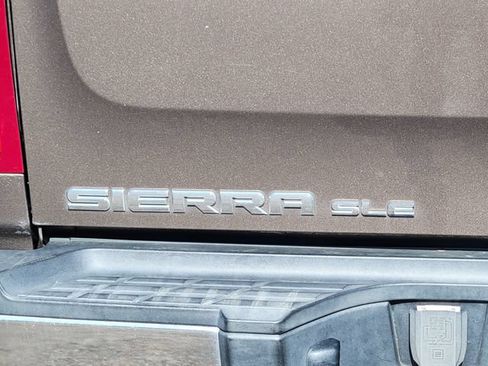 Used 2007 GMC Sierra 2500 SLE w/ Z71 Off-Road Package AWD/4WD image 11