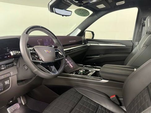 Used 2025 Cadillac Escalade V w/ LPO, ONYX Package AWD/4WD image 6