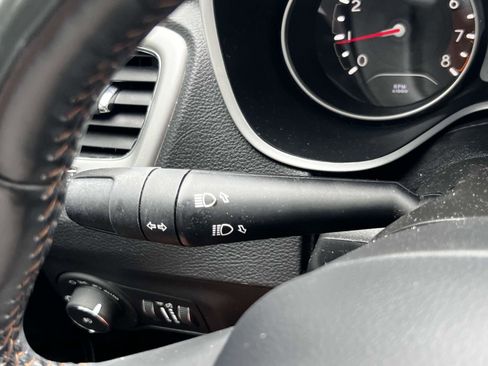 Used 2020 Jeep Compass Latitude w/ Cold Weather Group image 19