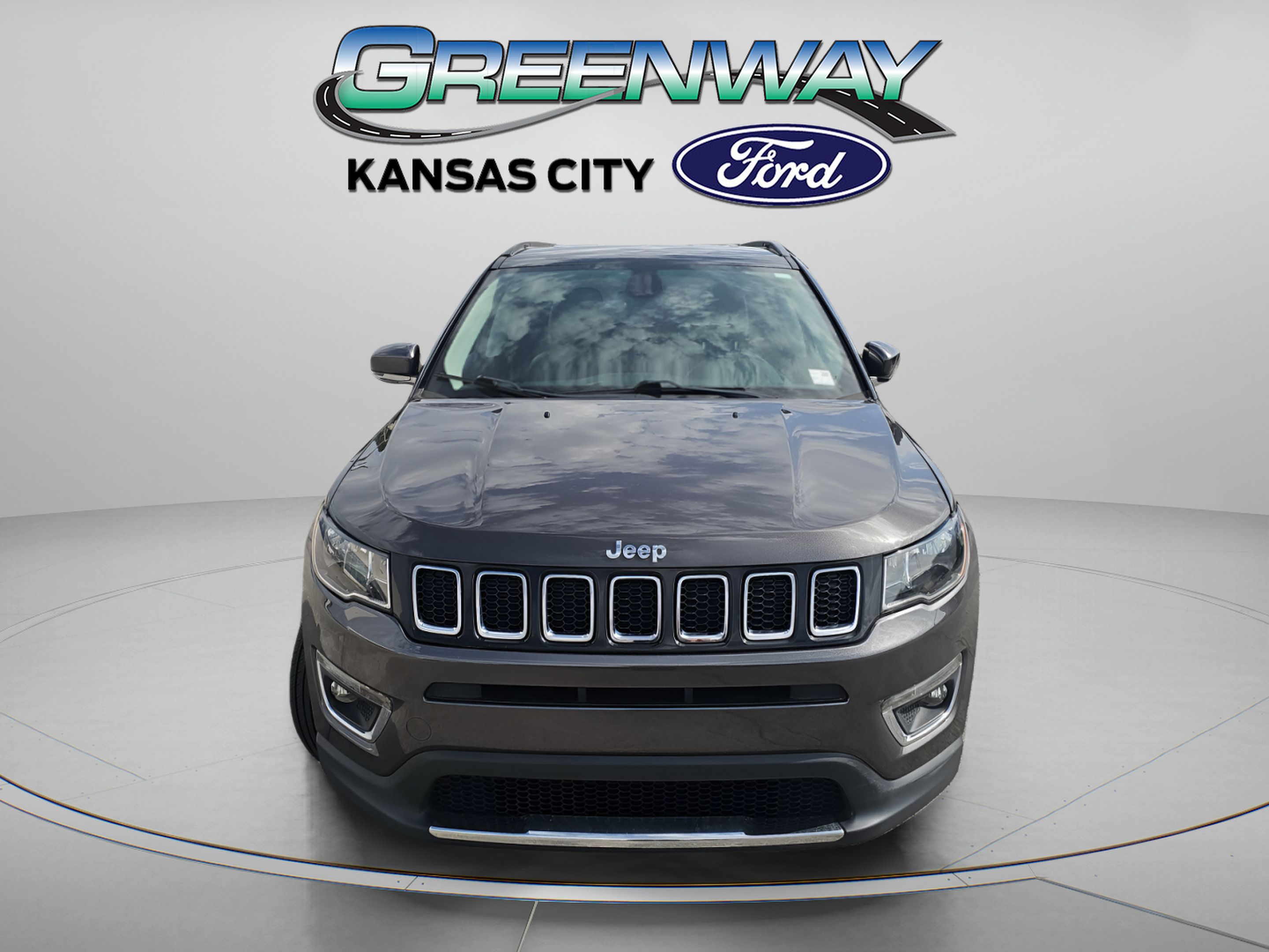 Used 2019 Jeep Compass Limited AWD/4WD image 2