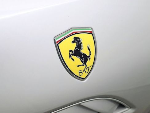 Used 2010 Ferrari California RWD image 15