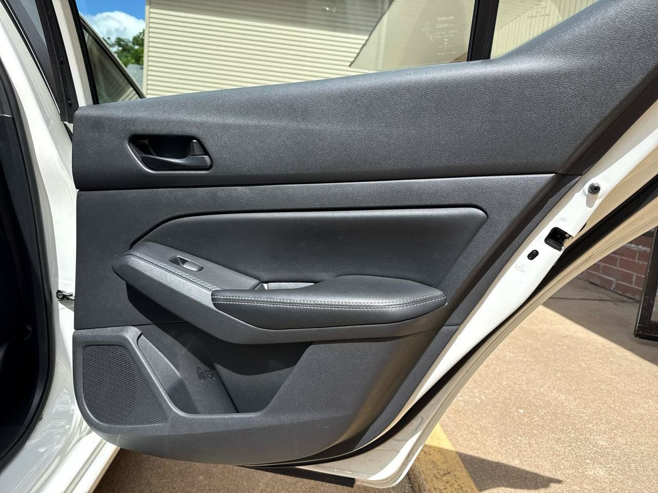 Used 2024 Nissan Altima 2.5 SV FWD image 25