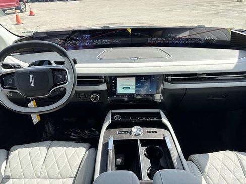 New 2026 Lincoln Navigator Black Label AWD/4WD image 16