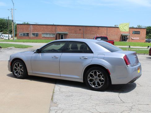 Used 2017 Chrysler 300 S AWD/4WD image 8