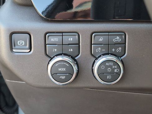 New 2026 GMC Sierra 1500 SLT w/ SLT Premium Plus Package AWD/4WD image 31