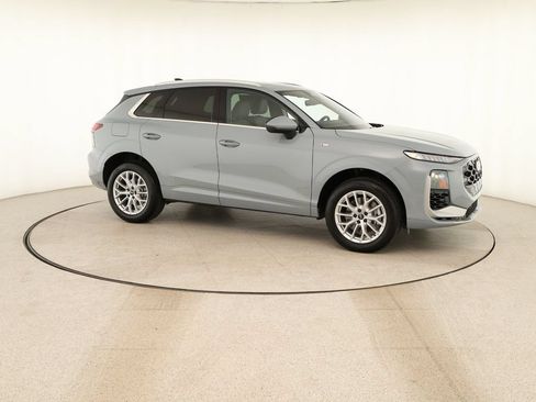 New 2026 Audi Q3 quattro 2.0T AWD/4WD image 9