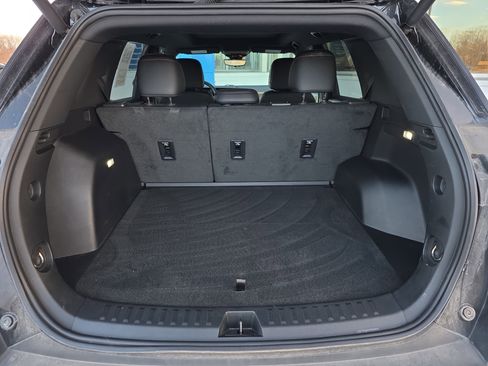 Used 2025 Chevrolet Equinox ACTIV w/ Safety and Technology Package image 35