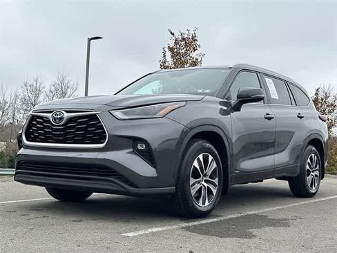 Used 2022 Toyota Highlander XLE image 32