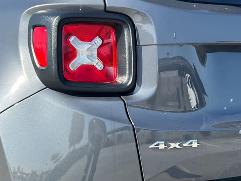 Used 2023 Jeep Renegade Latitude image 35