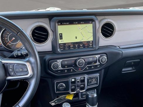 Used 2022 Jeep Wrangler Unlimited Sahara AWD/4WD image 9