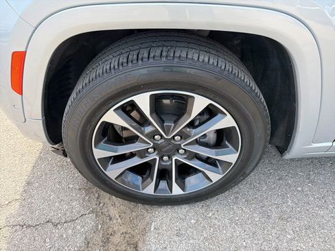 Used 2023 Jeep Grand Cherokee L Overland AWD/4WD image 9