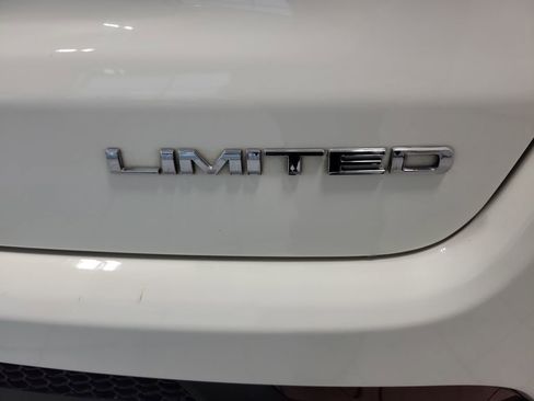 Used 2020 Jeep Compass Limited image 17