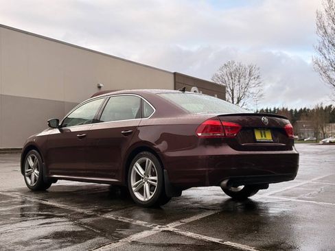 Used 2014 Volkswagen Passat 1.8T SE FWD image 3