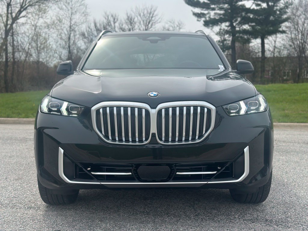 New 2026 BMW X5 xDrive40i w/ Premium Package AWD/4WD image 2