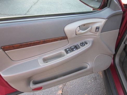 Used 2005 Chevrolet Impala w/ Preferred Equipment Group image 11