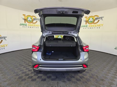 Used 2026 Chevrolet Trax LT w/ LT Convenience Package FWD image 33