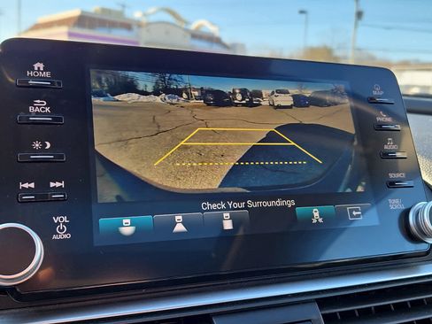 Used 2018 Honda Accord Touring image 20