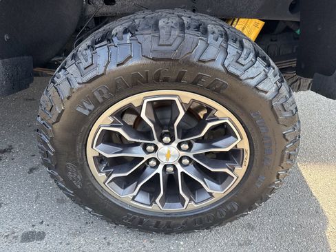 Used 2022 Chevrolet Colorado ZR2 AWD/4WD image 10