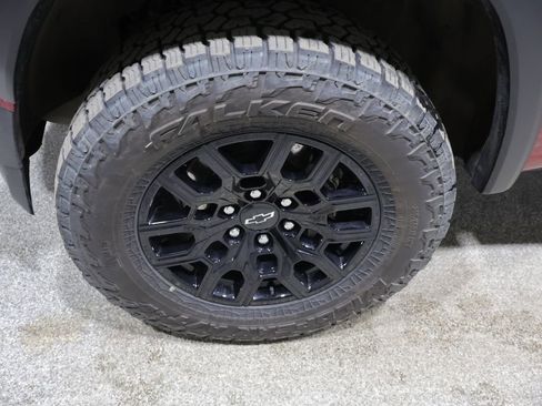 Used 2025 Chevrolet Colorado Trail Boss image 10