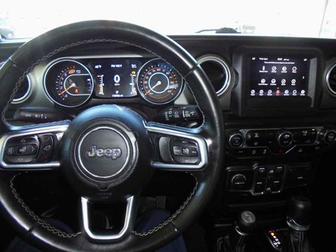 Used 2021 Jeep Wrangler Unlimited Sahara image 6