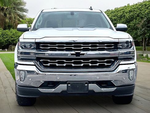 Used 2018 Chevrolet Silverado 1500 LTZ w/ Texas Edition AWD/4WD image 2