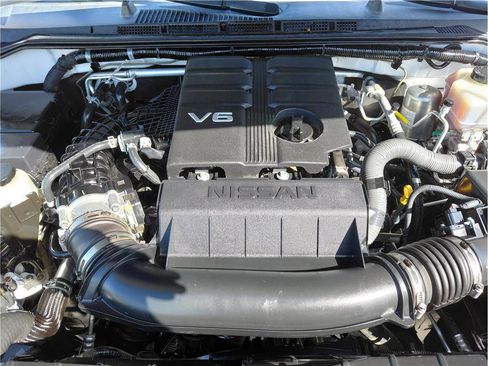Used 2020 Nissan Frontier SV image 19